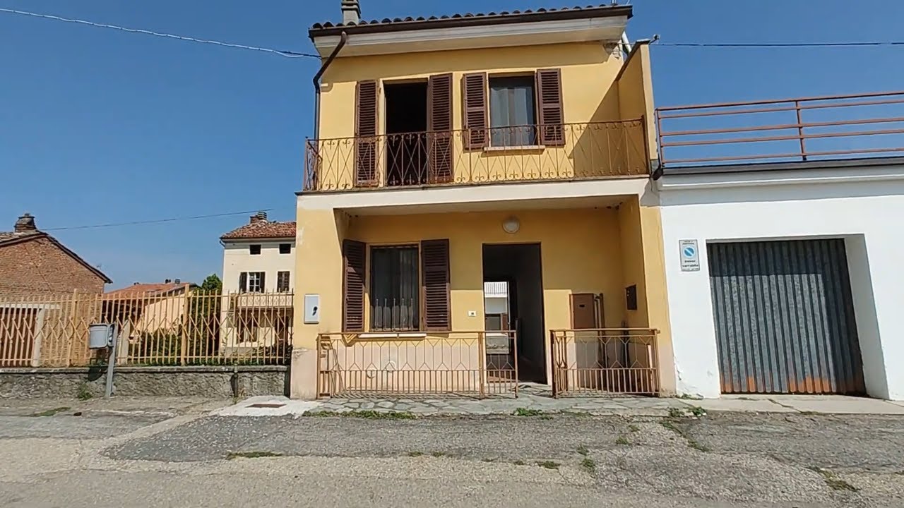 Low Priced fixer upper in center of Quarti Pontestura Monferrato Italy