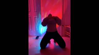 Improv Virtual Dance to "Love on the Brain"