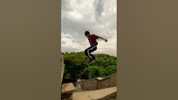 I JUST SAVE MYSELF 🤯🥶🔥 #shortsvideo #crazy #parkour