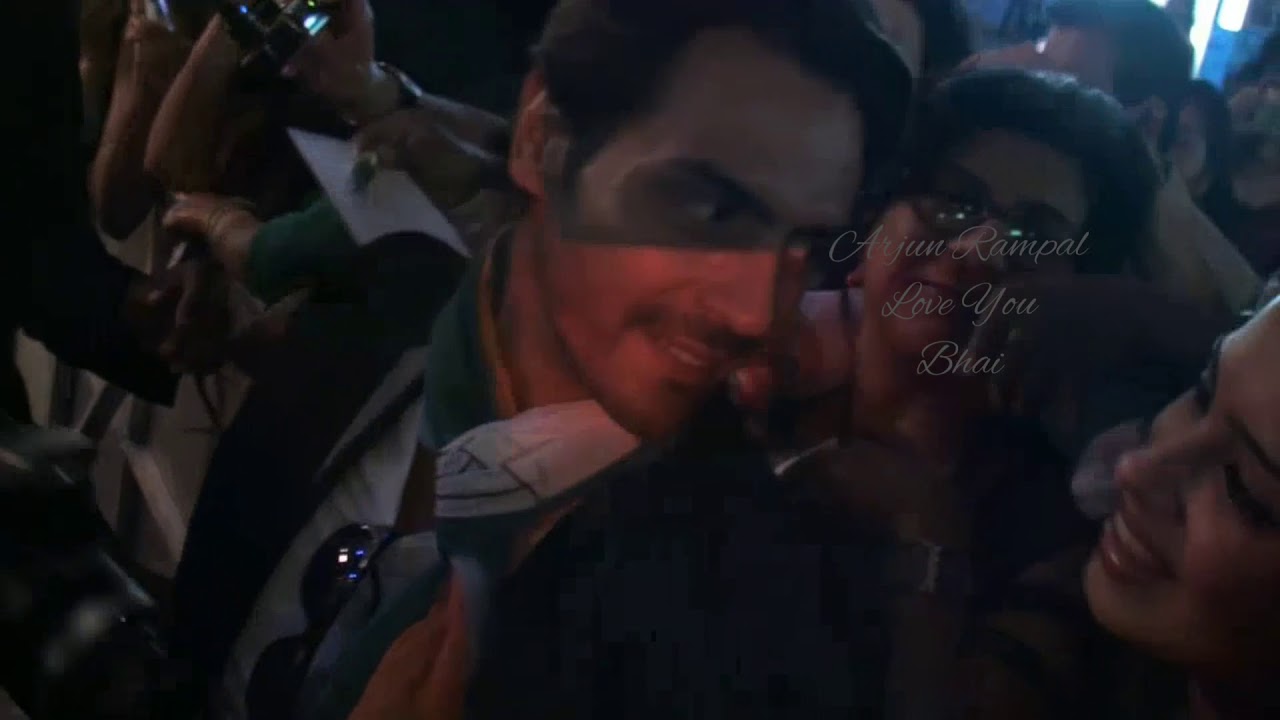 Arjun Rampal with Fans