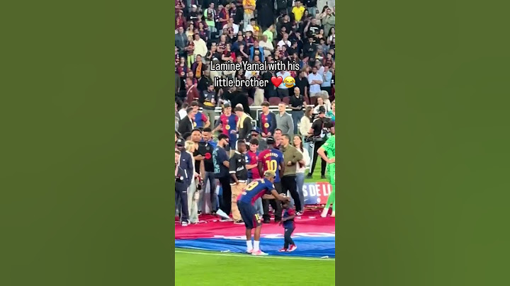 Lamine Yamal celebrating with his little brother 🥹 (via @ditet.solerr/TT)