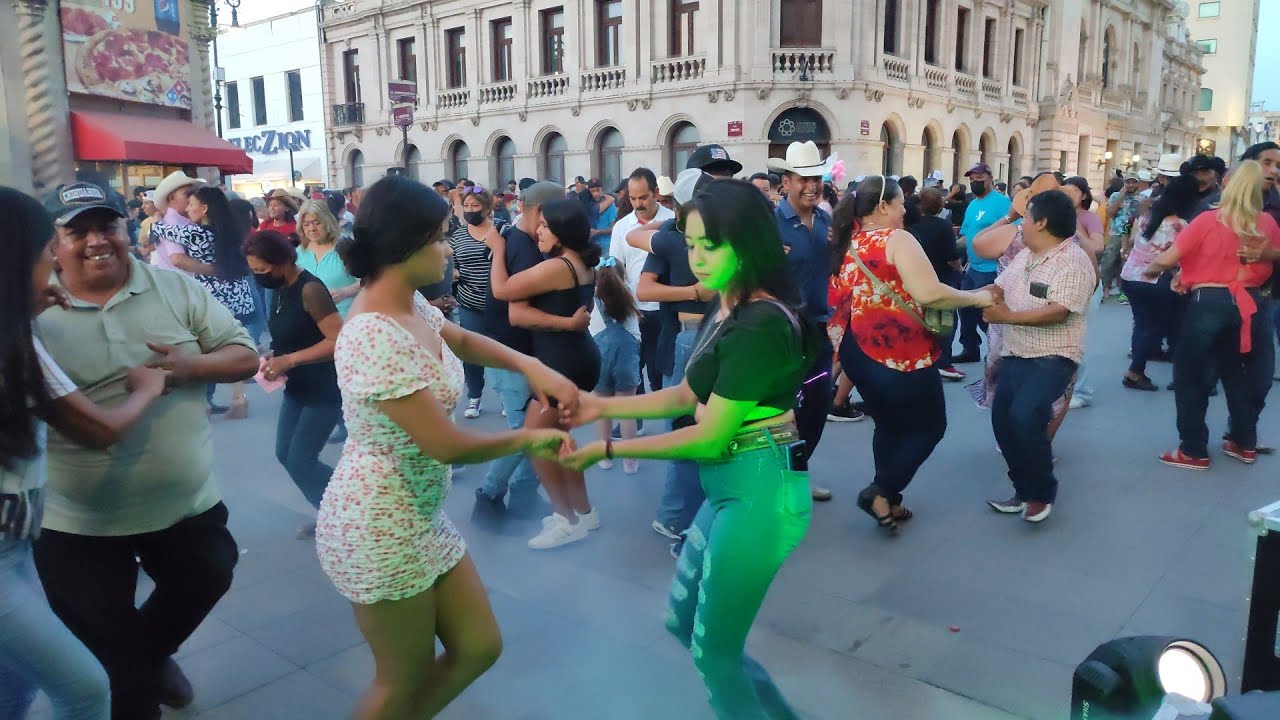 Canciones románticas y cumbia 💃🎵🕺