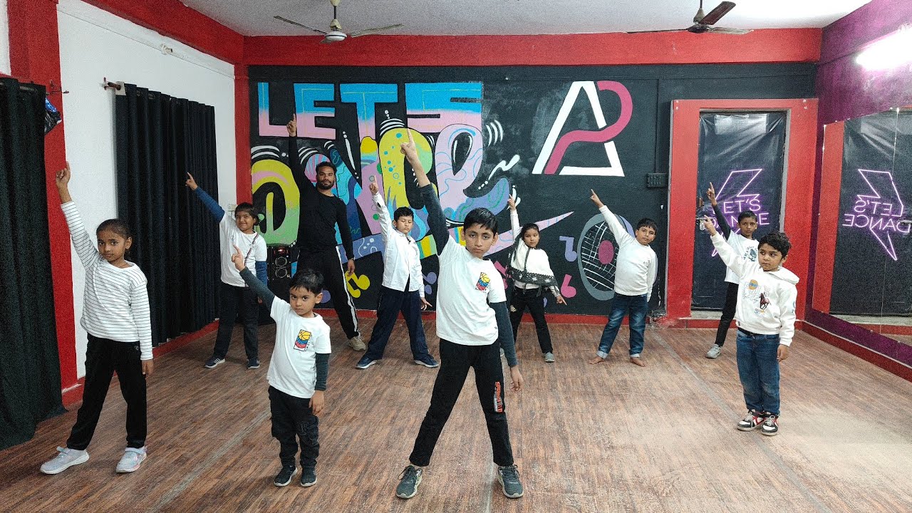 Tu Khiladi Main Anadi | Easy Dance Steps For Kid's | Bollywood song dance  