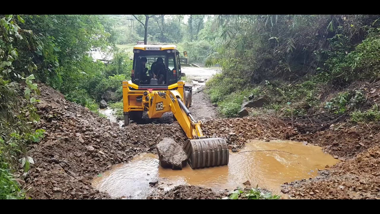 jcb working in stone quarry // jcb working in the rain YouTube