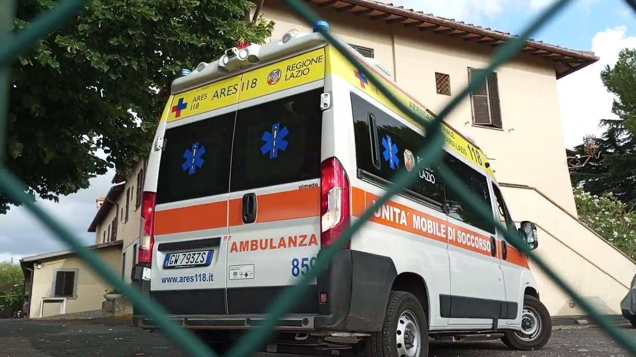 Ambulanza Ares 118 a Marino 