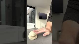 Download Lagu Opbollen van pizzadeeg - 25-28cm pizza is 230 gram per deegbal - pizzadougball - makeyourpizza.nl MP3