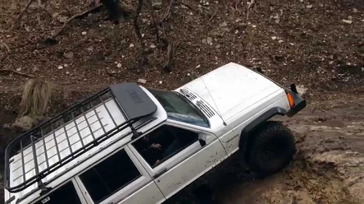 Darian's Jeep XJ Wheeling at Canyons