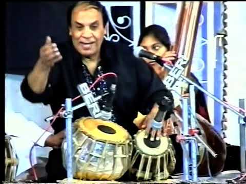 USTAD TAFU KHAN PAKISTAN TABLA SOLO II Part 1  Harballabh Sangeet SammelanJalandhar 2004