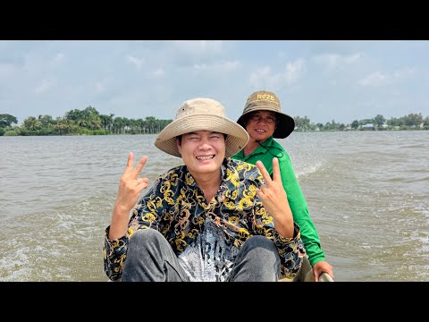 Khương Dừa đi chợ cá mùa nước nổi, vui hết cỡ khi được bà con nhận ra