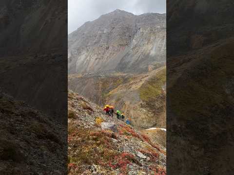 Video: Planine Suntar Khayata: zemljopisni položaj, minerali