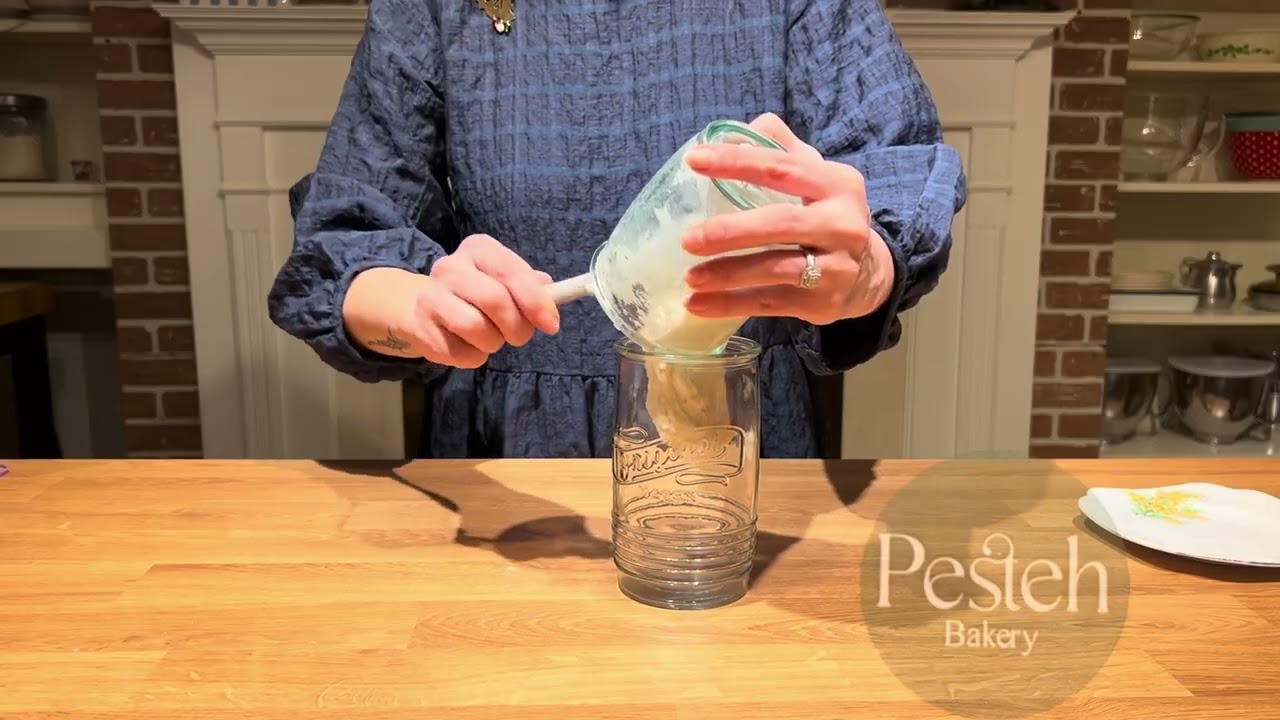 چطورى استارتر خمير ترشم را كه قبلا اماده كردم براى نان خمير ترش اماده كنم ؟