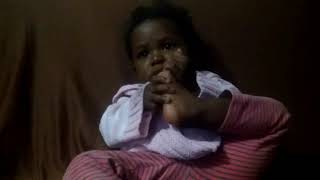 Está Tanto Com Fome Que Vai Comer A Unha