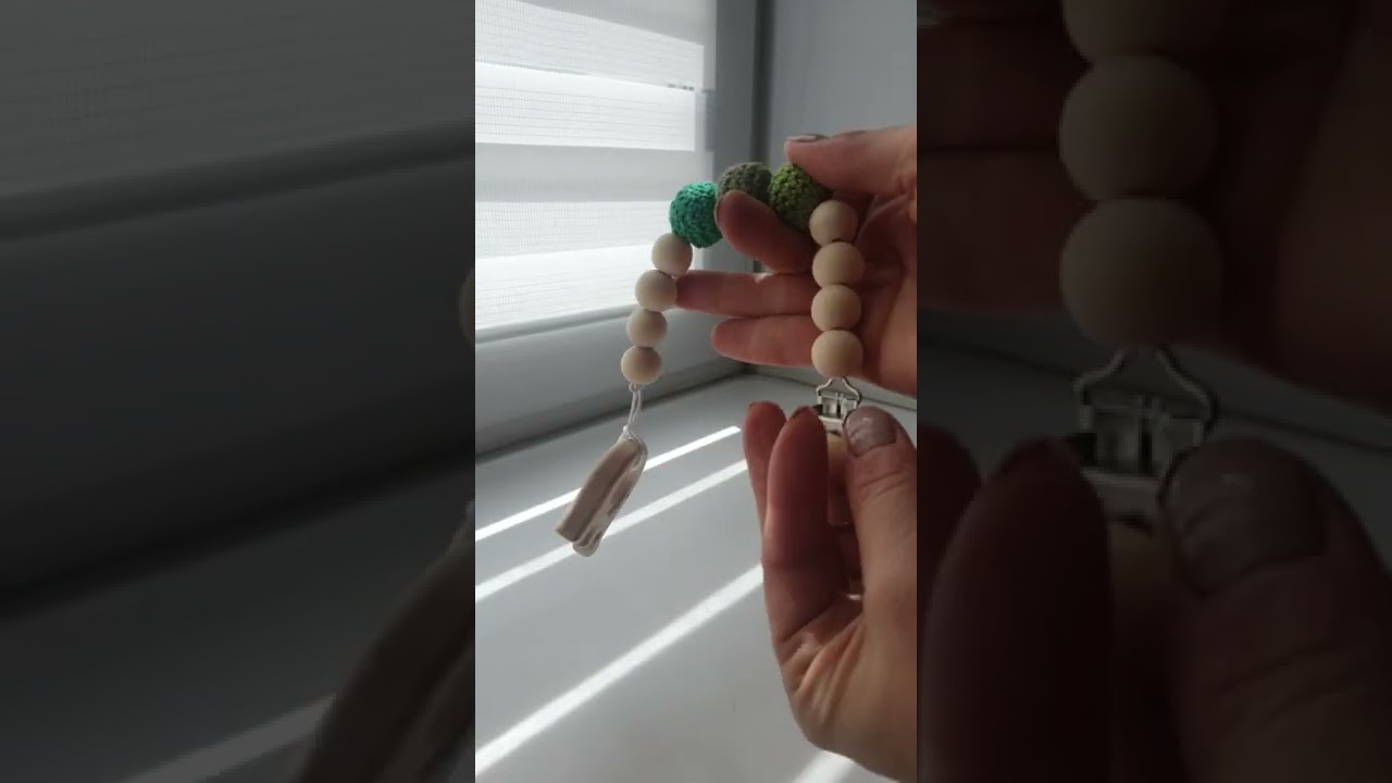 Baby pacifier holder with wooden teether Elephant green