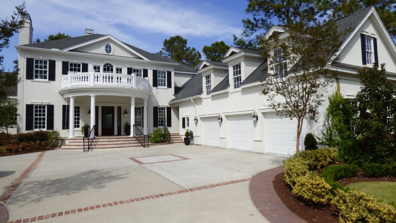 Belfair Home With Water View and Six Bedrooms at 161 Summerton Drive