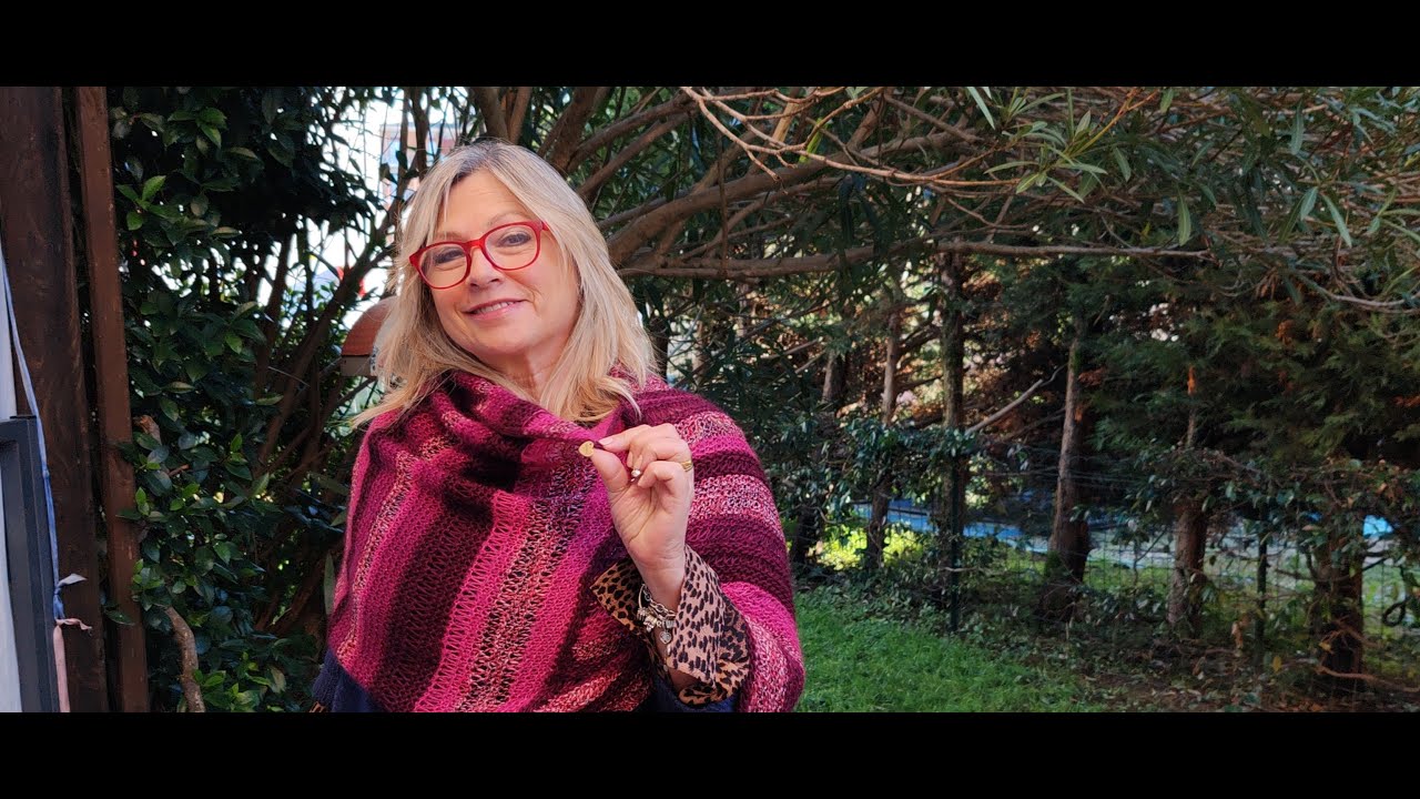 Cappa Candy , lavorata a maglia, facile facile con 