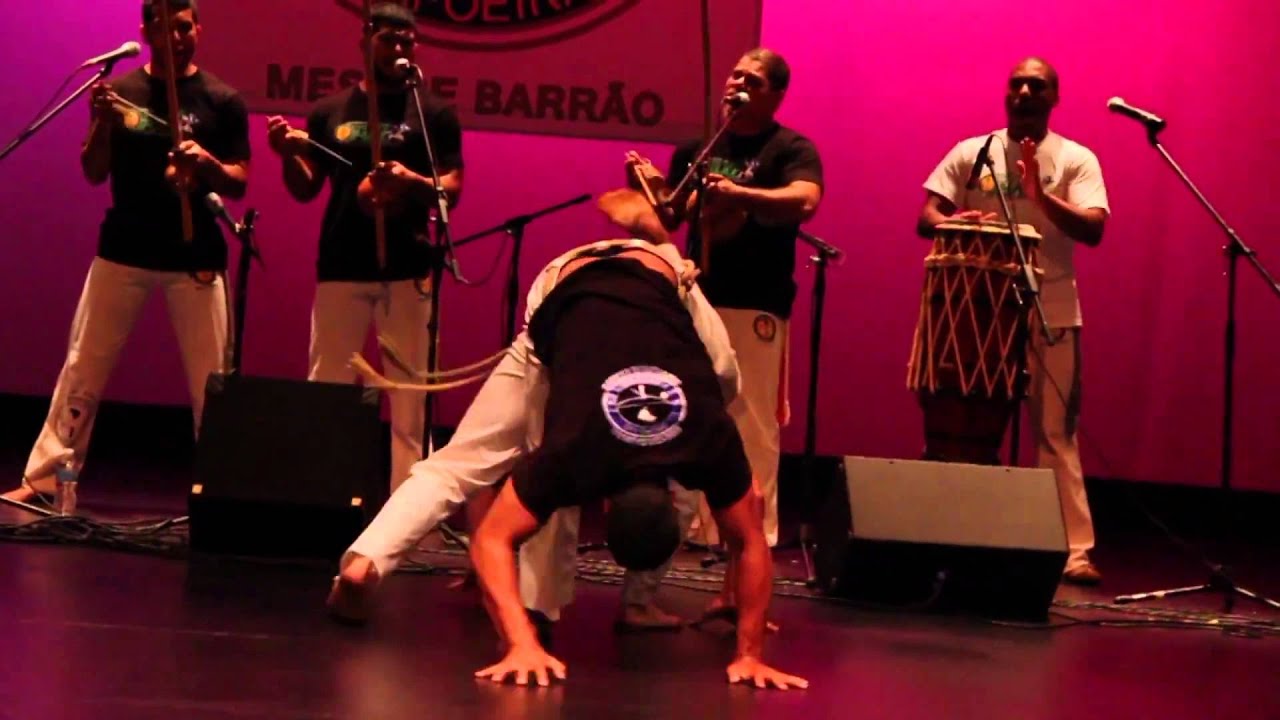 Axé Capoeira Chicago 2013 CM Barrãozinho & Prof Bambu YouTube