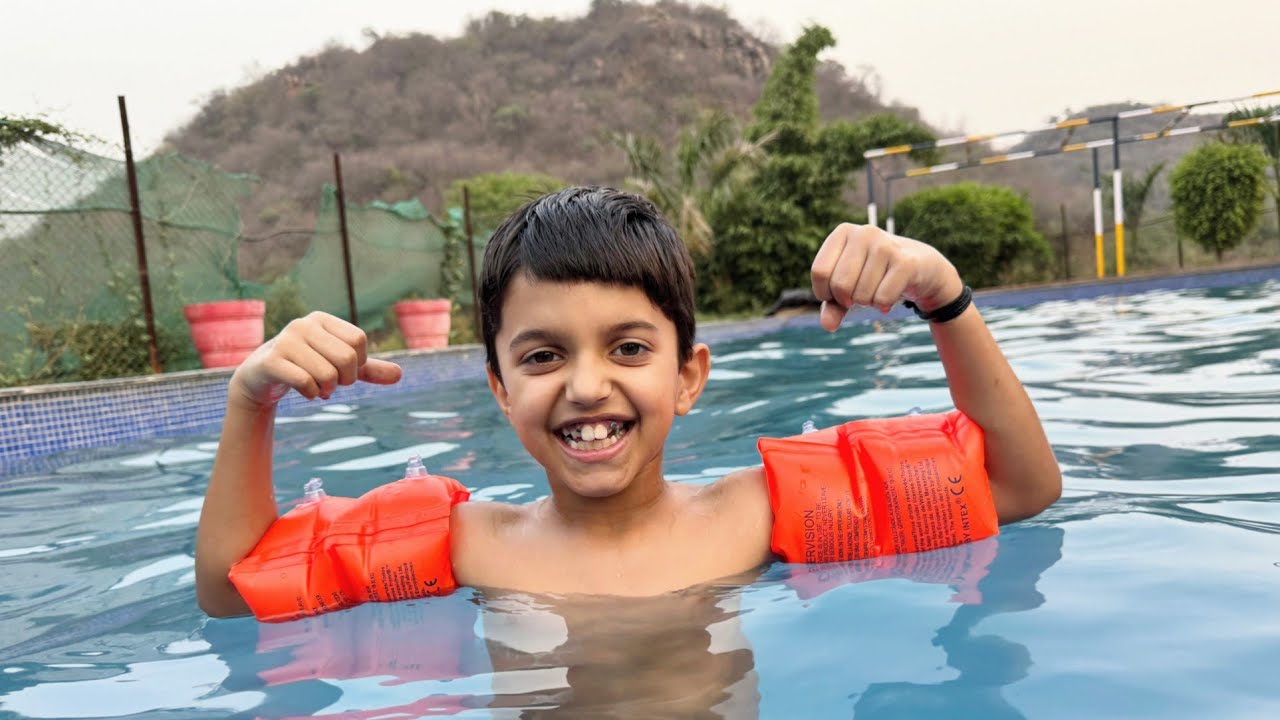 Ye Pool To Must hai 😱 | Best Swimming Pool in Gurgaon | Yaatri