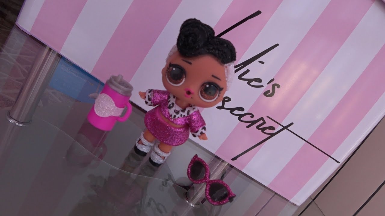 Леди Анжелика распаковывает новый серебристый  СУПЕР Л.О.Л