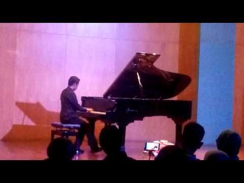 Nigel Edgar T. Maestro, There's a Fly in My Waltz, Moderate Waltz tempo, with a lilt - Carol Klose