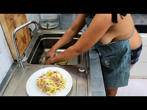 ✅Red curry Chicken with Flowers😋 Sexy Apron 😯 No bra