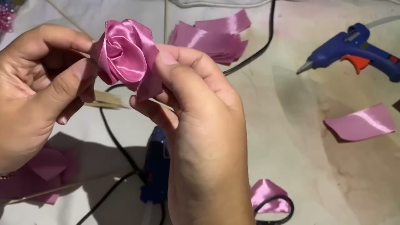 Tugas Bahasa Indonesia Teks Prosedur "MEMBUAT BUCKET PITA SATIN" XII F Man 2 Kota Semarang