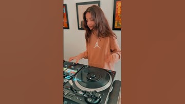 Thumbnail of Reverse OG Flare scratch 🚀  #djmichelle #scratchdj #flarescratch