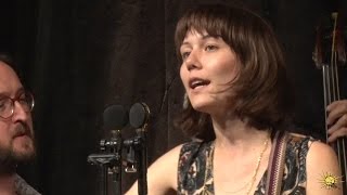 Vignette de la vidéo "Gentle On My Mind - Molly Tuttle at Augusta Bluegrass Week 2016"