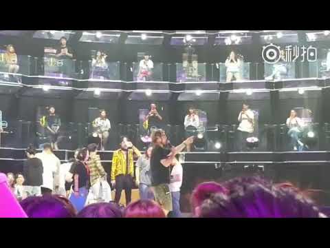 薛之谦 180622 录制（嗨！唱起来）中场休息！这造型！！😍
