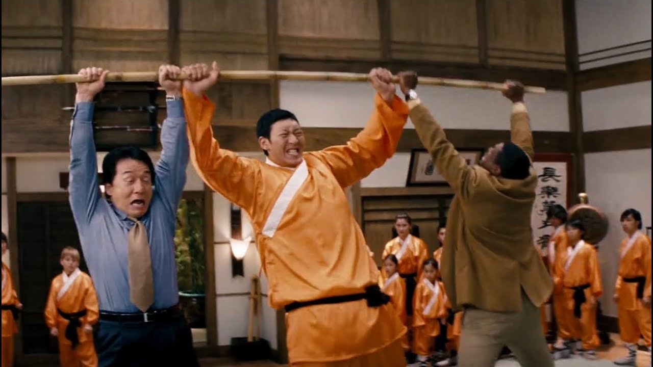 Jackie Chan and Chris Tucker fight the Chinese Giant. Rush hour 3 (2007 ...