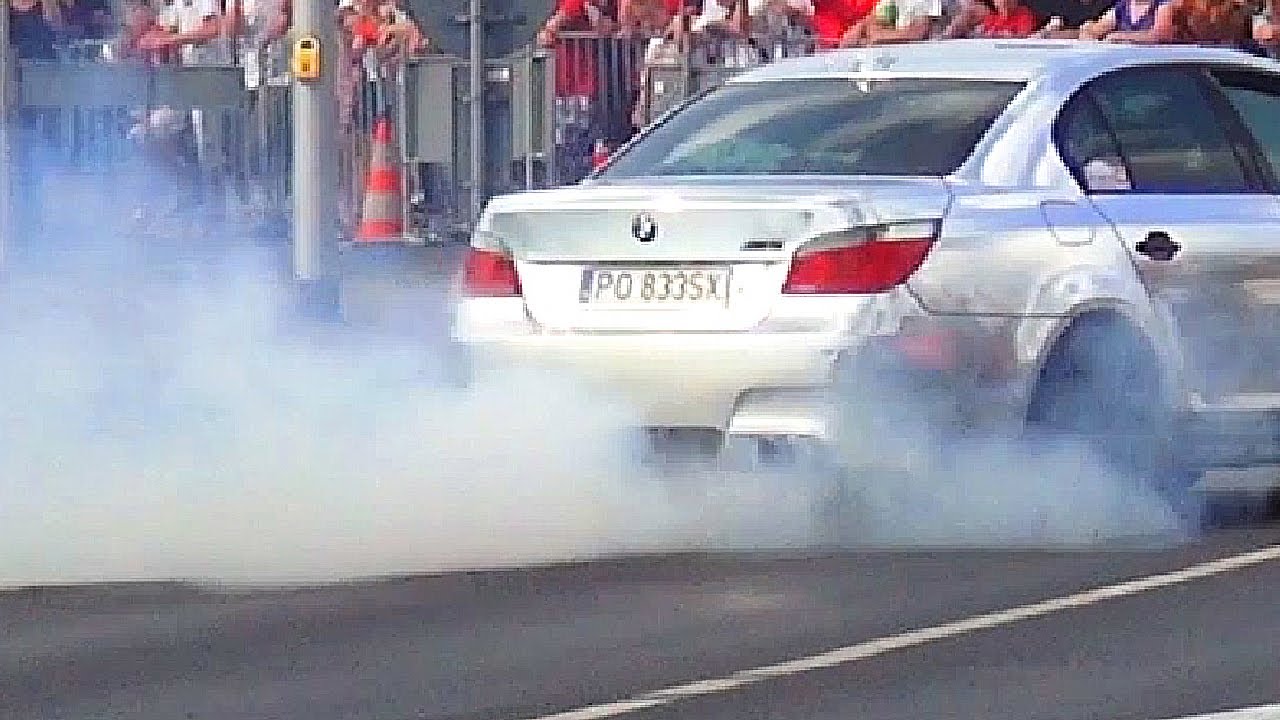 BMW M5 E60 V10 - in Action BURNOUT + Donut + Kickdown 0-160 Km/h ...