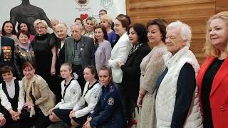 Заключительное фото всех участников Международного форума &quot;Достойные женщины Отечества&quot; в  Ратуше.