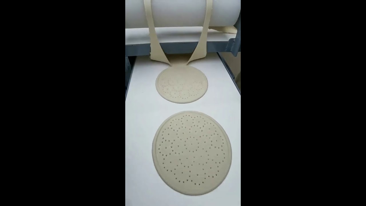 Maquina automática de modelar massa de pizza !