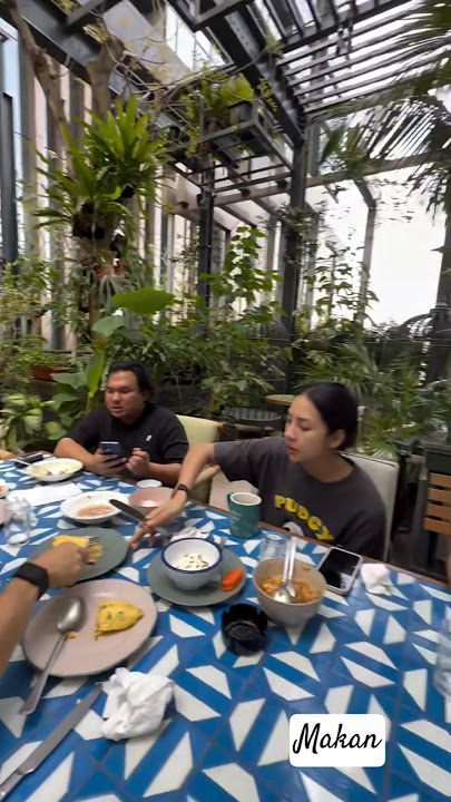 Anya Geraldine Lagi Makan Siang Bareng Teman-temannya #anyageraldine #shorts