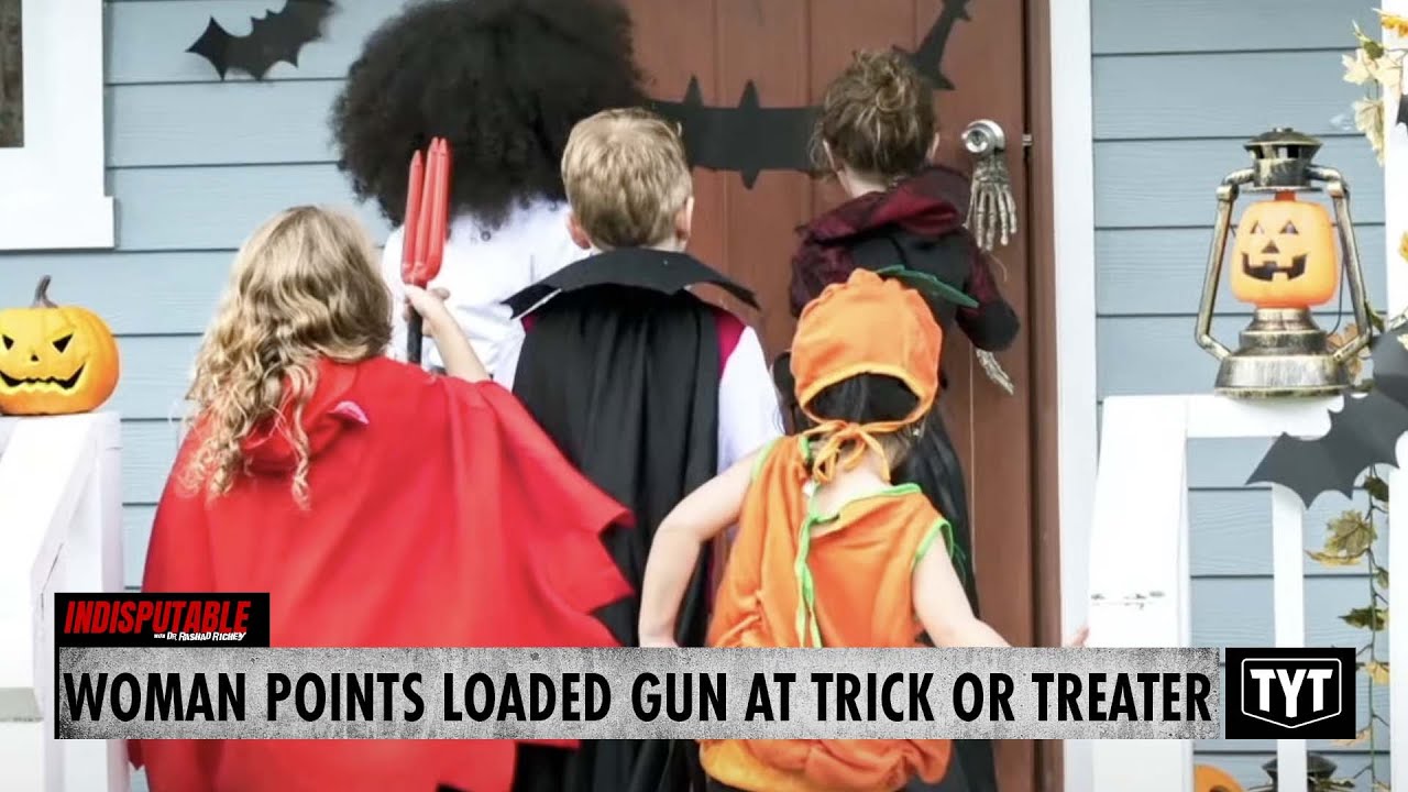 Woman Pointed LOADED GUN At Trick Or Treater - YouTube