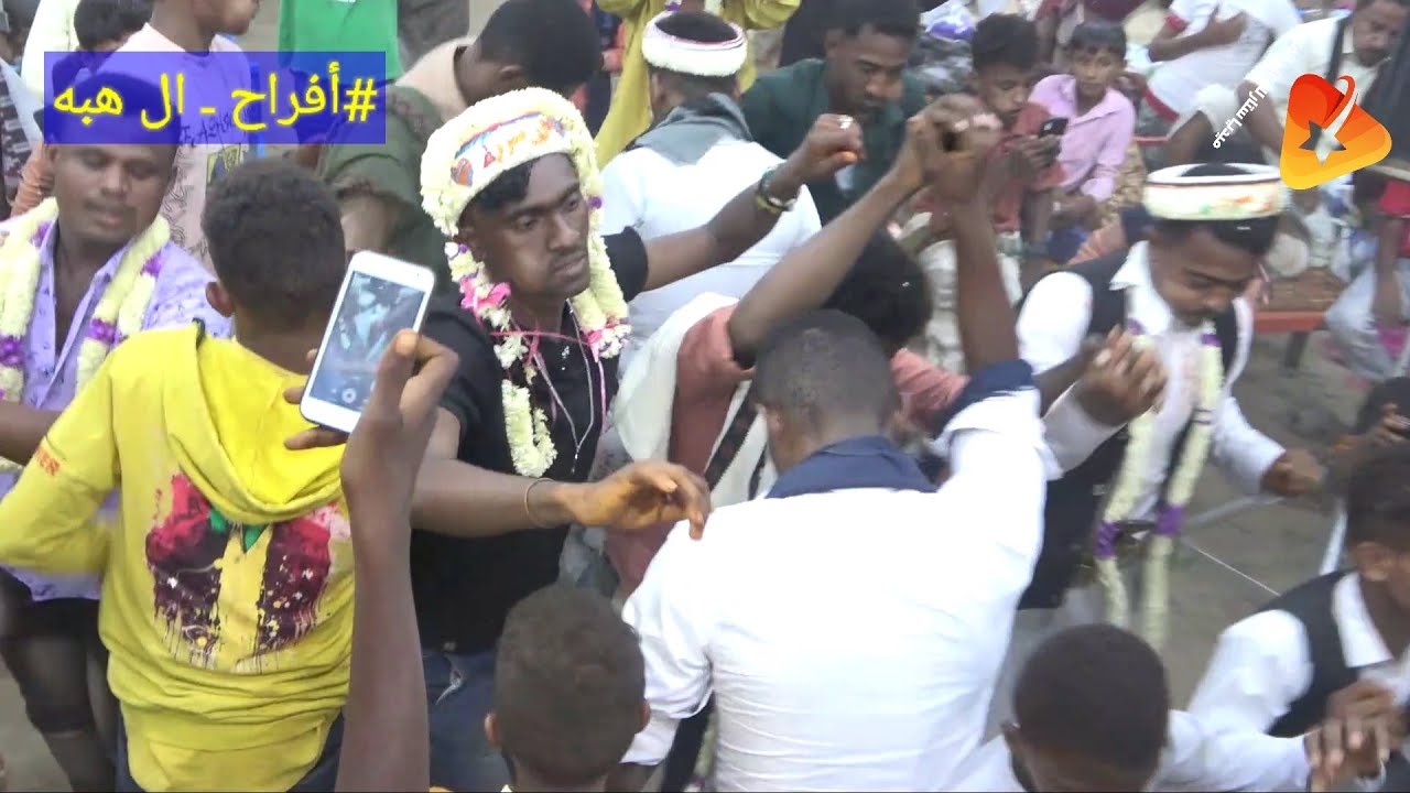 زخمو مثله ماشتيش ورقص العرسان يذهل الحاضرين غناء الفنان اسامه دعبوش