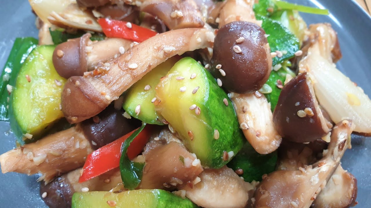 애호박참송이버섯볶음