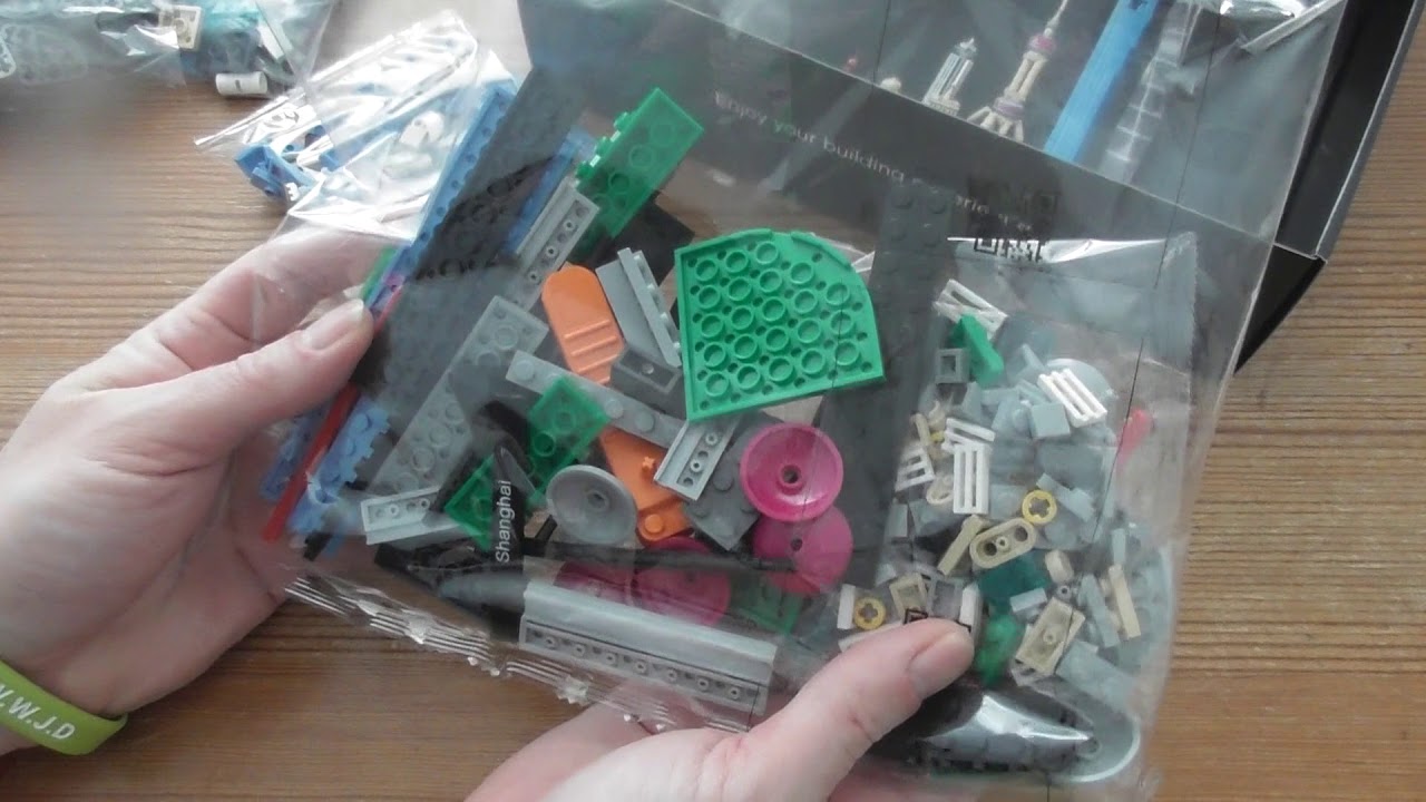 Unboxing Lego Architecture Shanghai China SET 21039