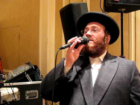 Tzaly Gold sings "Ki Elokim"