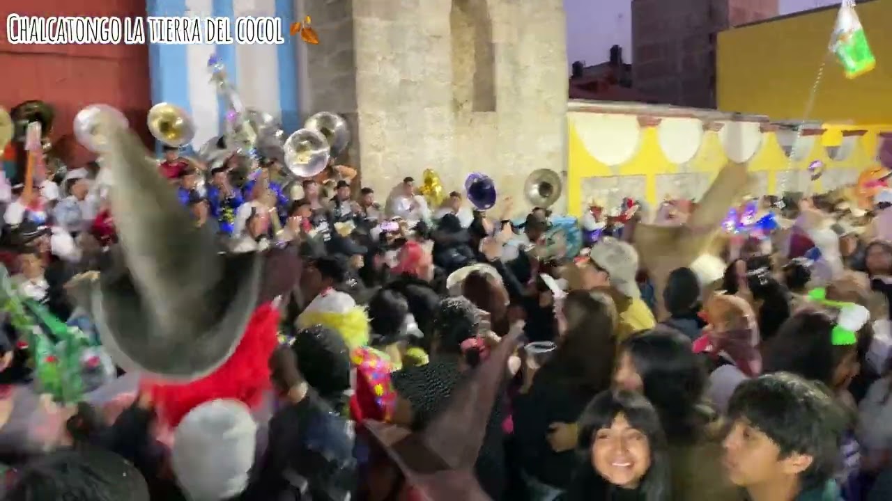 Banda aires del pacífico en acción, con el capitán de Zaragoza 🍂🎼🥳