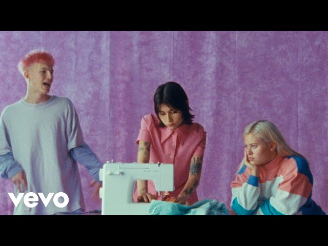 Gus Dapperton - Fill Me Up Anthem (Official Video) class=