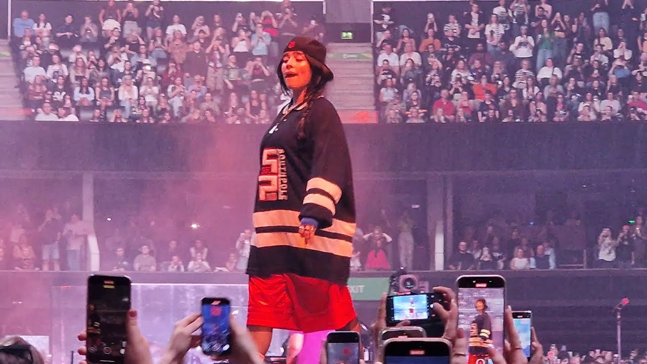Billie Eilish - full B Stage performance - Glasgow night 2, OVO Hydro, 8th July 2025