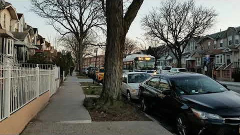 MTA Bus | 2015 New Flyer XD40 #7438 on the Q72 passing 31 Av