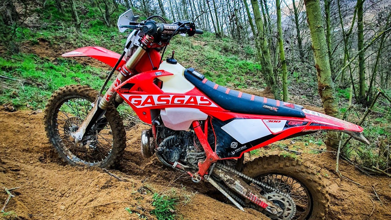 GasGas 300 GP vs. Full Throttle | First Impression | Creed Racing 2020