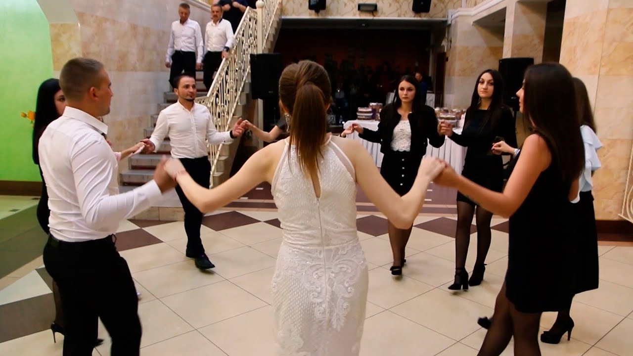 Dans si veselie la o cumatrie frumoasa, Horbova Hertei