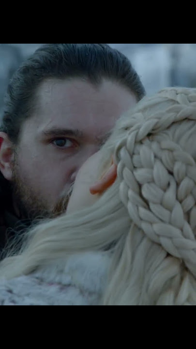 The dragon is scolding him because who is kissing his mother? #dragons #khaleesi #motherofdragons