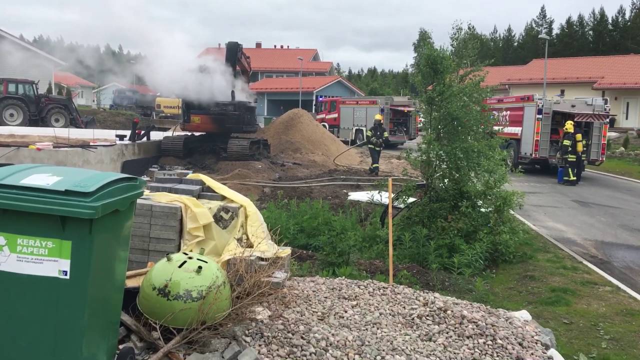 Kaivinkone palaa Ruoholammella