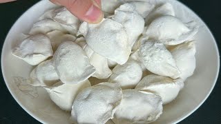When cooking quickfrozen dumplings, It is wrong to put the pot under cold water or boil it, trick,