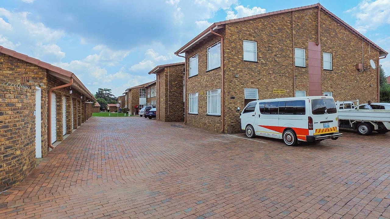 3 Bedroom Townhouse for sale in Gauteng East Rand Benoni