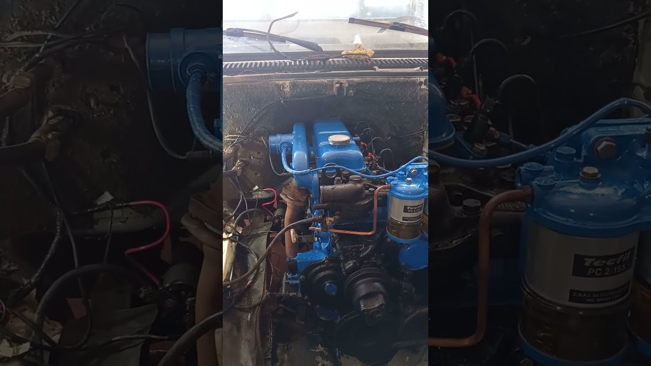 motor perkins D-20 feito, funcionando e no lugar.