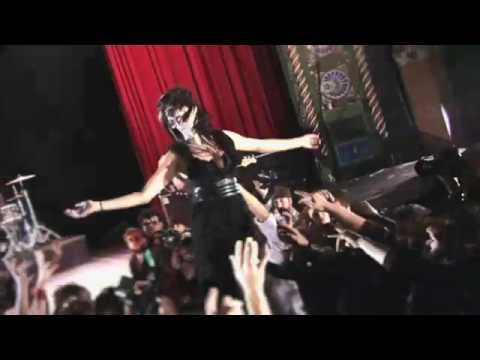 The Beautiful Bodies - Strut